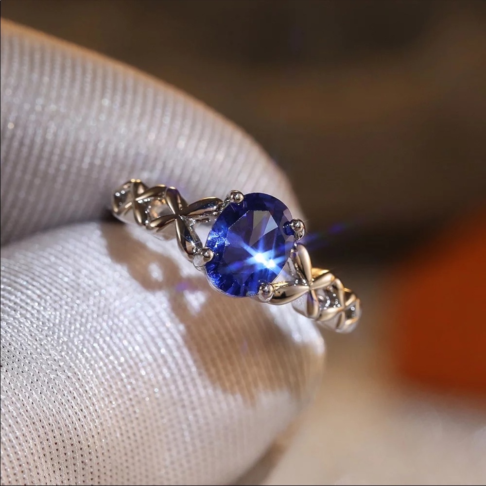 New Women’s 925 Silver Sapphire Ring - Picture 4 of 6